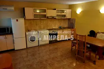 Етаж от къща в Русе, Ялта