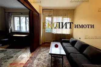 Етаж от къща в София, Яворов