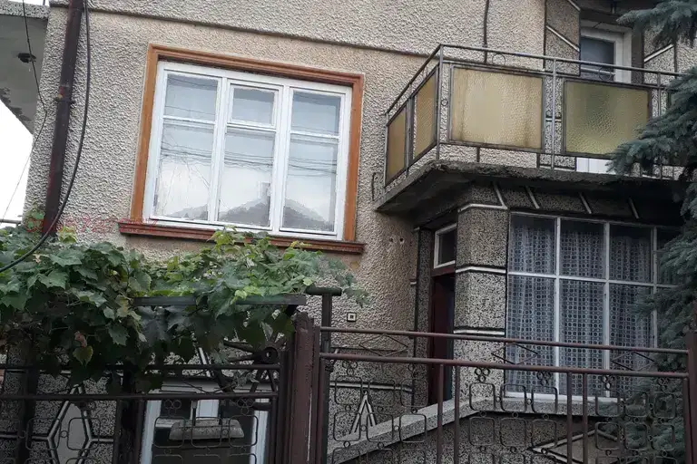 Етаж от къща в Монтана, Лом