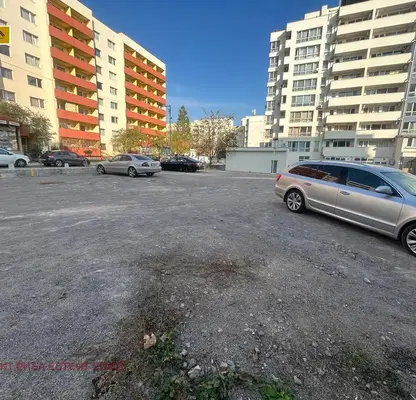 Photo 3 — Garage/Parking in Студентски