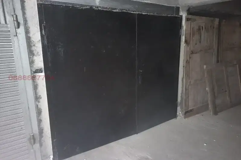 Garage in Sofia, Banishora