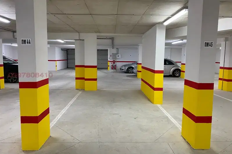 Parking Spot in Varna, Centyr