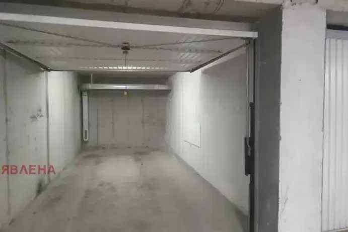 Garage/Parking in Sofiya, Centyr