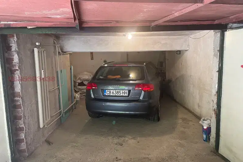 Garage/Parking in Sofiya, Centyr