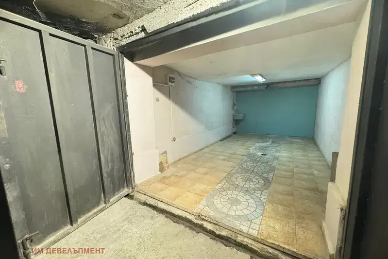 Garage/Parking in Sofiya, Centyr