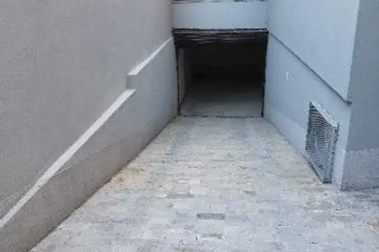 Garage/Parking in Kyrdjali, Centyr