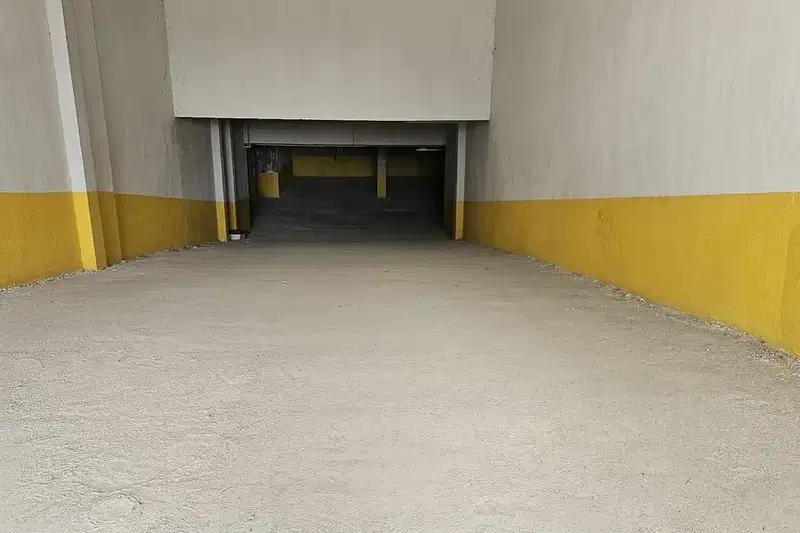 Garage/Parking in Kyrdjali, Centyr