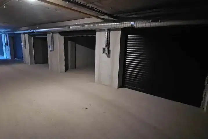 Garage/Parking in Kyrdjali, Centyr
