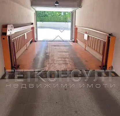 Снимка 2 — Гараж/Паркомясто във Варна, Център