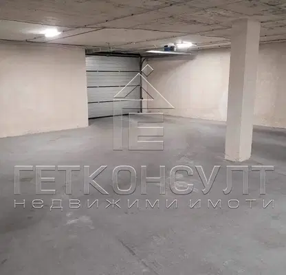 Снимка 4 — Гараж/Паркомясто във Варна, Център