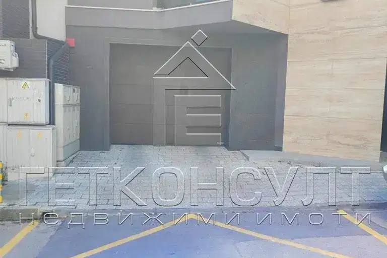 Garage/Parking in Varna, Centyr