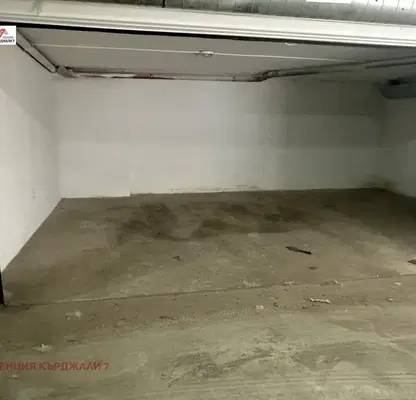 Photo 2 — Garage/Parking in Kyrdjali, Centyr