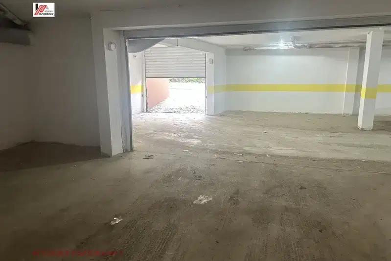 Garage/Parking in Kyrdjali, Centyr