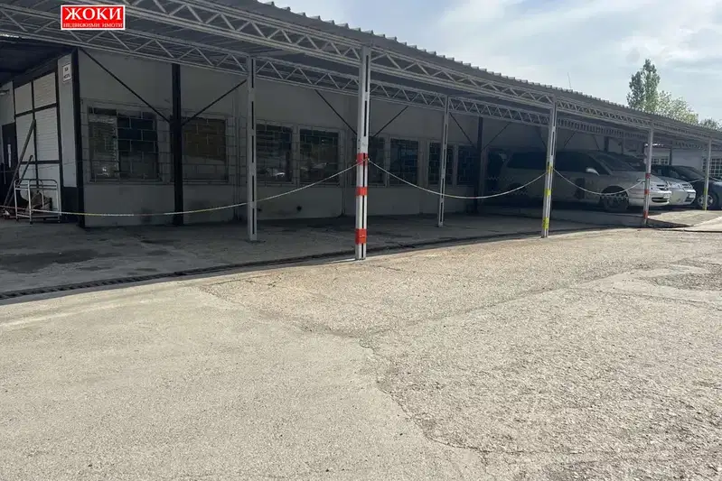Garage/Parking in Pernik, Moshino