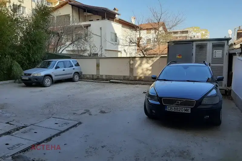 Garage/Parking in Sofiya, Nadejda 4