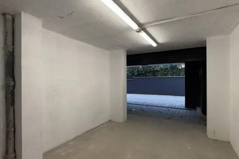 Гараж/Паркомясто в София, Редута