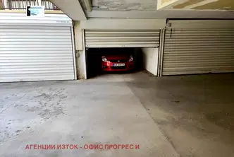 Гараж/Паркомясто в София, Редута