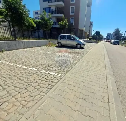 Снимка 5 — Паркомясто във Варна, Владислав Варненчик 1