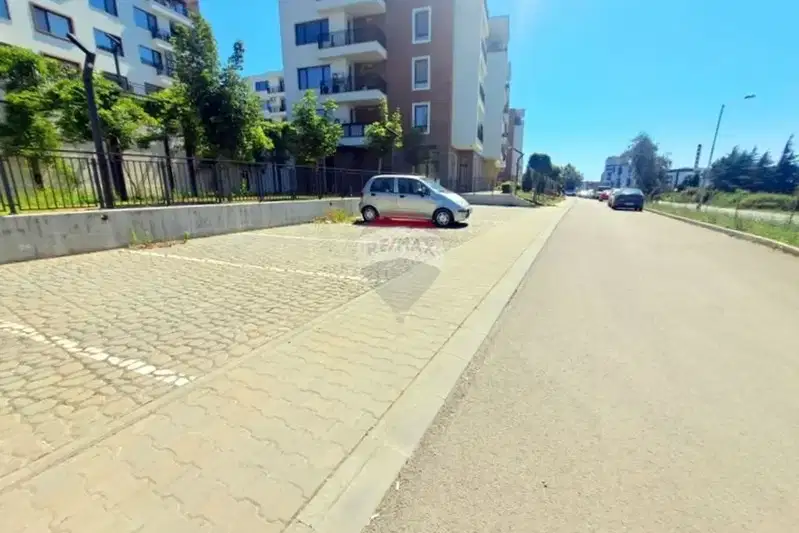 Garage/Parking in Varna, Vladislav Varnenchik 1