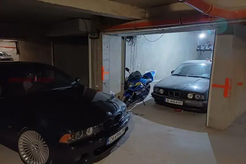 Garage in Varna, Vladislav Varnenchik 1