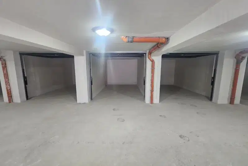 Garage/Parking in Kyrdjali, Vyzrojdenci
