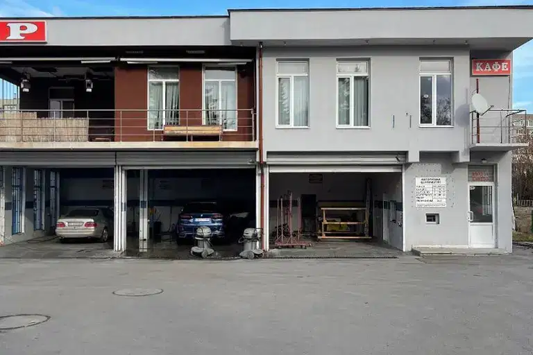 Бизнес имот в Перник, Мошино