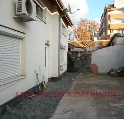 Photo 2 — House in Dobrich, Centyr