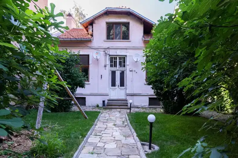 House in Sofiya, Centyr
