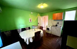 Къща във Варна, Колхозен пазар