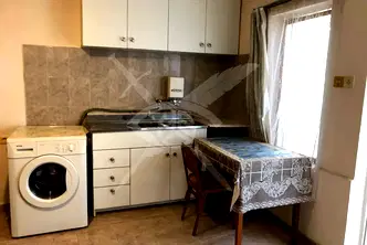 Къща във Варна, Погреби