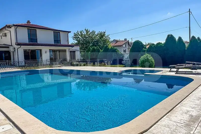 House in Varna, Vinica