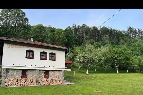 Къща в Ловеч, с. Рибарица