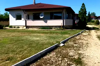 Къща във Варна, с. Юнец