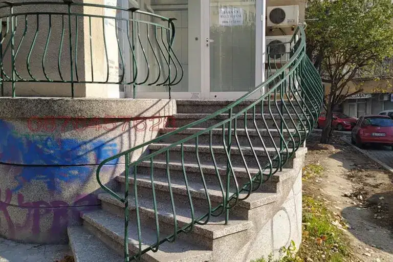 Shop in Varna, Centyr