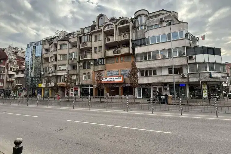Магазин в Пловдив, Център