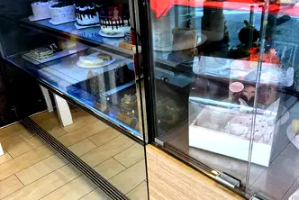 Магазин в София, Център