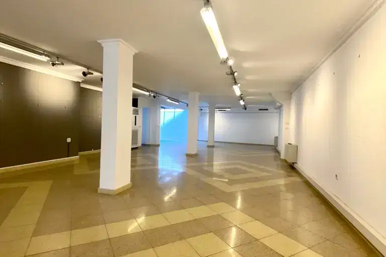 Shop in Sofiya, Centyr