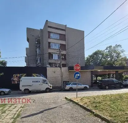 Снимка 4 — Магазин в Перник, Център