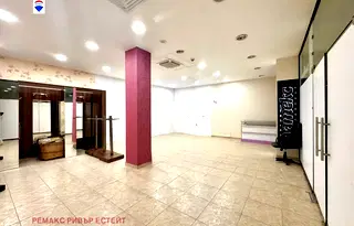 Магазин в Русе, Център