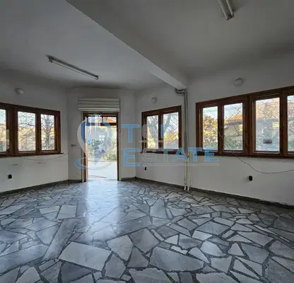 Photo 2 — Shop in Veliko Tyrnovo, Centyr
