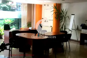 Магазин в София, Изток