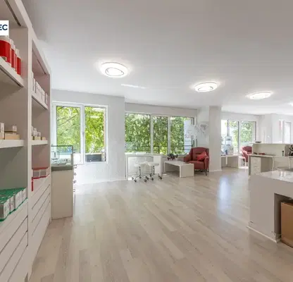 Снимка 3 — Магазин във Варна, Лятно кино Тракия