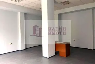 Магазин в Русе, Широк център