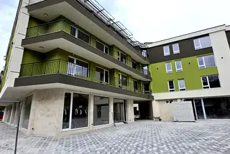 Магазин в Плевен, Широк център