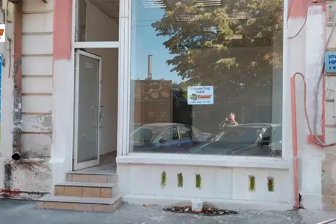 Магазин в Русе, Широк център
