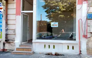 Магазин в Русе, Широк център