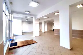 Магазин във Варна, Владислав Варненчик 1