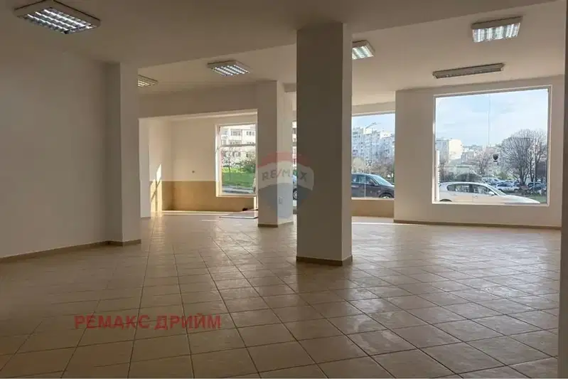 Shop in Varna, Vladislav Varnenchik 1
