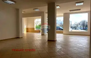 Магазин във Варна, Владислав Варненчик 1