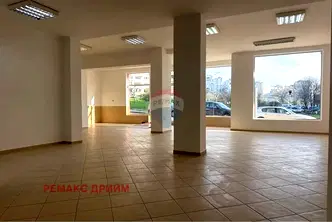 Магазин във Варна, Владислав Варненчик 1